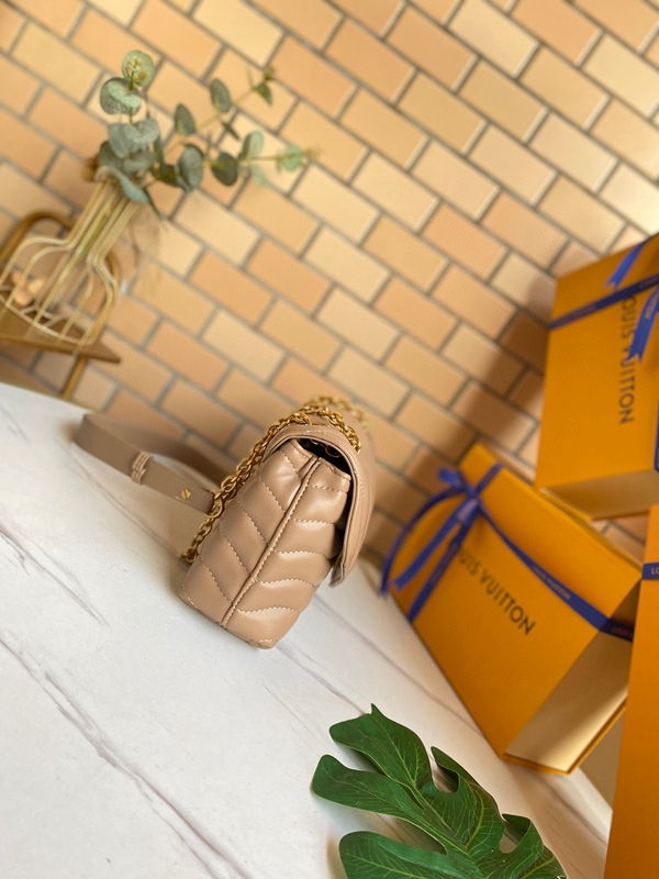 ルイヴィトンバッグ背面デザイン